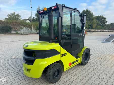 Diesel Forklifts 2024  Clark S35D (3)
