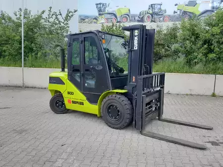 Diesel Forklifts 2025  Clark S50D (1)