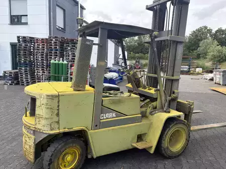 Diesel heftrucks - Clark GPX 40 (1)
