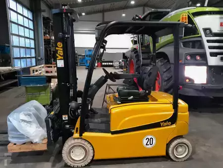 Elektryczne 3-kołowe 2023  Yale ERP 16 VT (1)