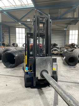 Compact Forklifts 2014  Yale GLC55VX  (4)