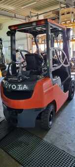 Propane Forklifts 2018  Toyota 02-8FGF 25 (2) 