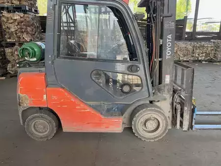 Treibgasstapler 2018  Toyota 02-8FGF25 (3)