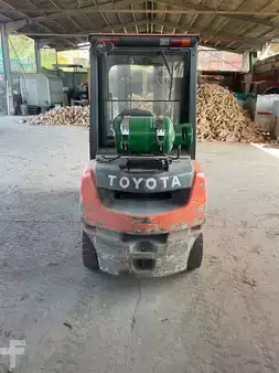 Treibgasstapler 2018  Toyota 02-8FGF25 (4)