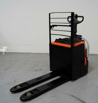 Electric Pallet Trucks 2018  Toyota LPE200 (4)