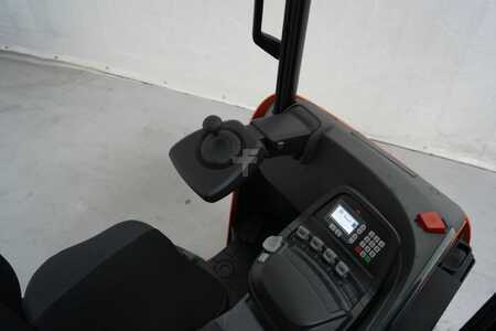 Carretilla retráctil 2019  Toyota RRE140H (6)