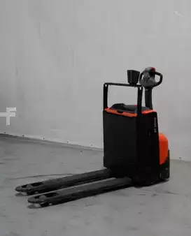 Elektromos emelőkocsik 2019  Toyota LWE160 (5)