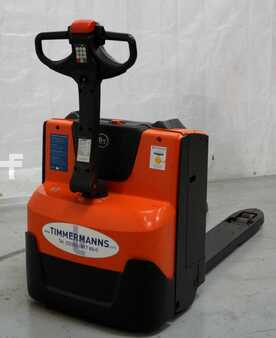 Electric Pallet Trucks 2014  Toyota LWE180 (4)