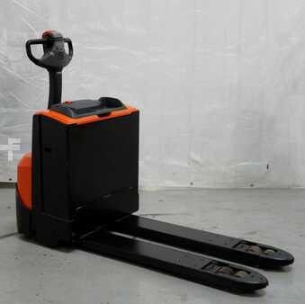 Electric Pallet Trucks 2014  Toyota LWE180 (5)