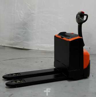 Electric Pallet Trucks 2014  Toyota LWE180 (6)