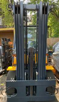 Diesel Forklifts 2007  Jungheinrich DFG550 G200-555DZ (2)