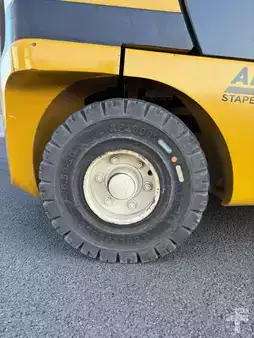 Dieselový VZV 2017  Yale GDP30VX (14)