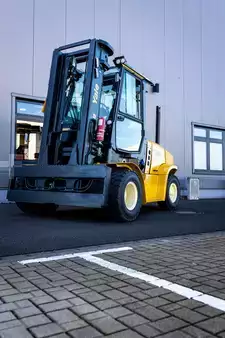 Diesel truck 2025  Yale GDP80VX - 900mm (1)