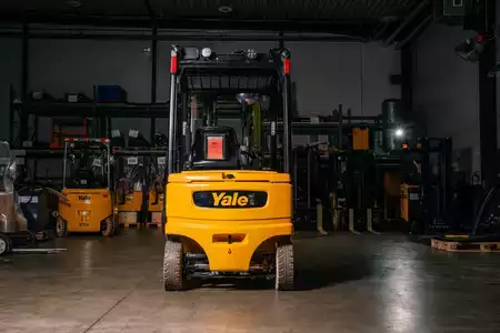 Eléctrica de 4 ruedas 2024  Yale ERP25VL (7)