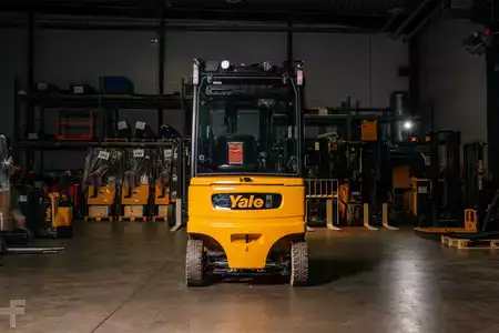Elektro 4 Rad 2024  Yale ERP30VL (2)
