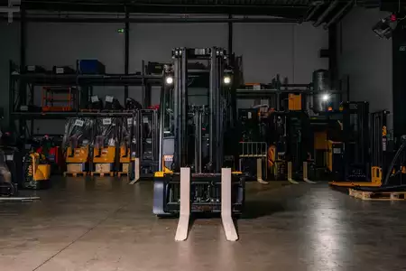 Elektro 4 Rad 2024  Yale ERP30VL (6)