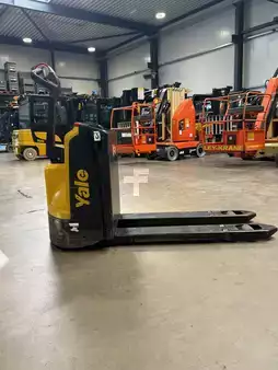 Transpallet elettrici 2016  Yale MP16 (4)