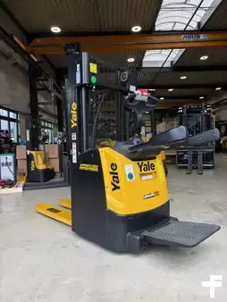 Pallet Stackers 2021  Yale MS12X (3)