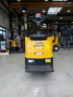 Electric Pallet Trucks 2021  Yale MP20X (2)