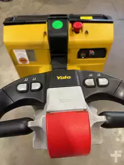 Porta-paletes elétrico 2015  Yale MP20 (7)