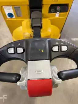 Nízkozdvižný vozík 2016  Yale MP22 - Neue Batterie (7)