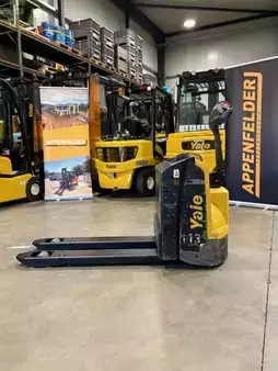 Nízkozdvižný vozík 2026  Yale MP22 (3)