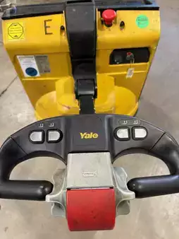 Nízkozdvižný vozík 2026  Yale MP22 (7)