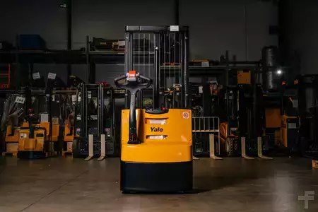Apilador eléctrico 2025  Yale MS10E (3)