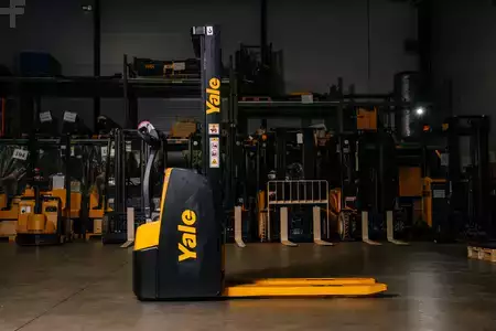 Apilador eléctrico 2025  Yale MS10E (4)