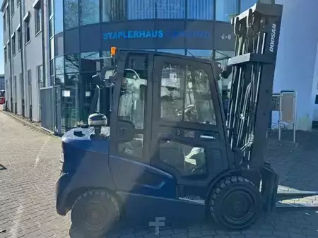 Carretilla elevadora diésel 2021  Doosan D30S-9 (4)