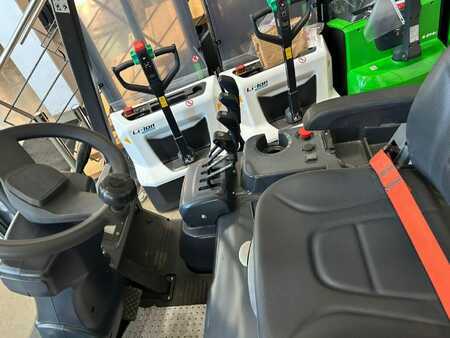 4-wiel elektrische heftrucks 2024  Doosan B32-7 (1)