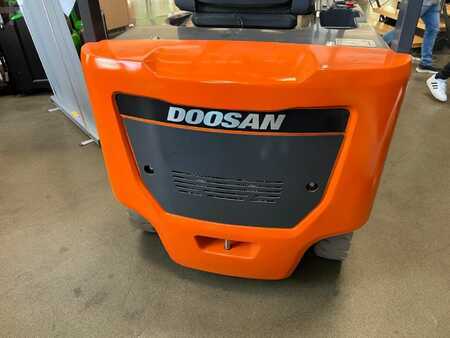 4-wiel elektrische heftrucks 2024  Doosan B32-7 (2)