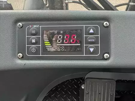 Elektromos 4 kerekű 2025  EP Equipment EFL1603-HV-12 (8)