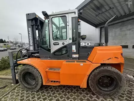 Carretilla elevadora diésel 2018  Doosan D90S-7 (1)