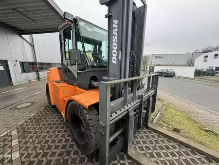 Carretilla elevadora diésel 2018  Doosan D90S-7 (4)