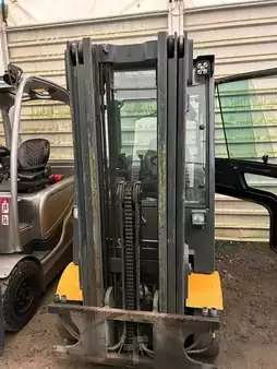 Eléctrica de 4 ruedas 2013  Jungheinrich EFG 425ks (2)