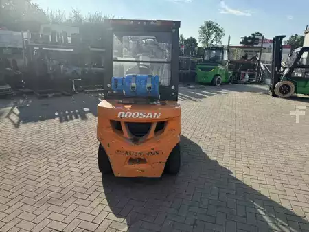Treibgasstapler  Doosan G30GP (6)