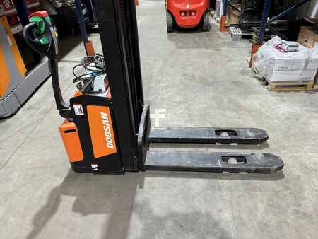 Hochhubwagen 2020  Doosan BSL13S-7C (1)