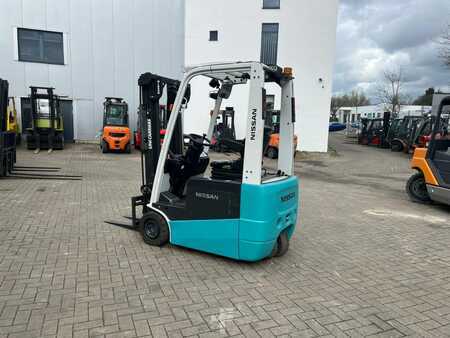 Elektryczne 3-kołowe 2016  Nissan A1N1E722601 (4)