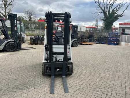 Elektryczne 3-kołowe 2016  Nissan A1N1E722601 (8)