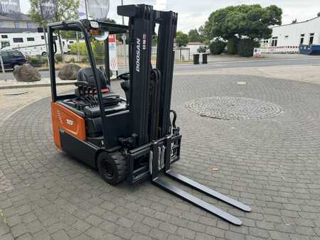 Elektro 3 Rad  Doosan B15T-7 (2)