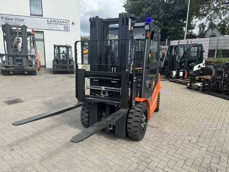 Elektro 4 Rad 2024  Noblelift FE4P30G (2)