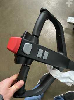 Electric Pallet Trucks 2022  Cesab P216 (8)