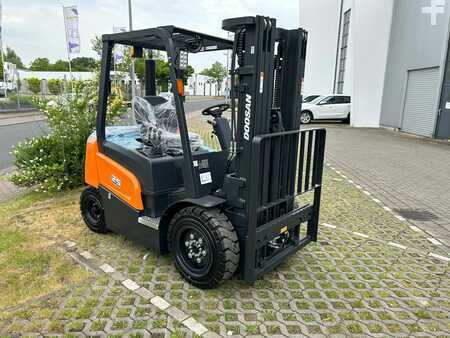Diesel Forklifts 2022  Doosan D25 NXP (1) 