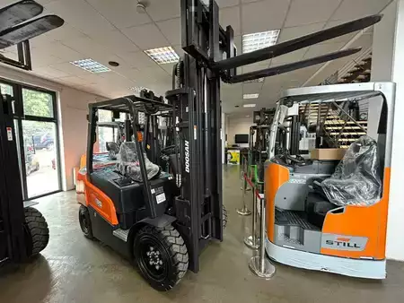 Carretilla elevadora diésel 2024  Doosan D35 NXP (2)