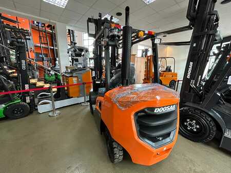 Diesel Forklifts 2022  Doosan D35 NXP (4)
