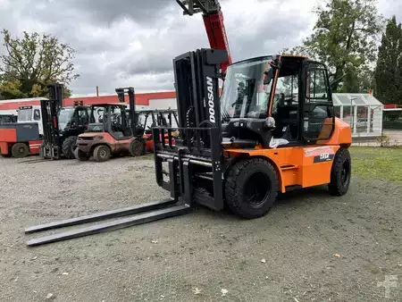 Carretilla elevadora diésel 2023  Doosan D90S-9 (4)