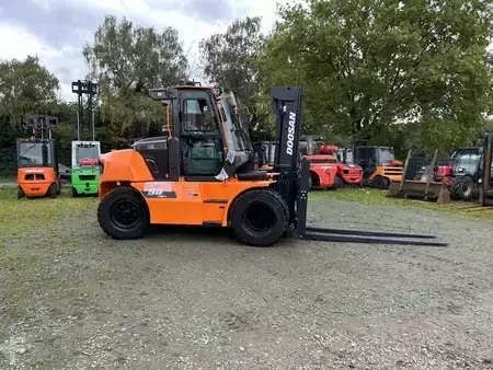 Carretilla elevadora diésel 2023  Doosan D90S-9 (9)