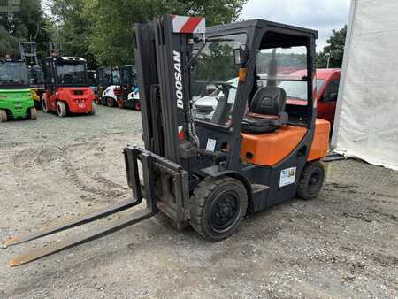 Empilhador diesel 2020  Doosan D30GP (3)