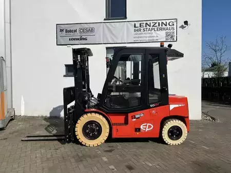 Elektromos 4 kerekű 2025  EP Equipment EFL503-HV-6 (1)